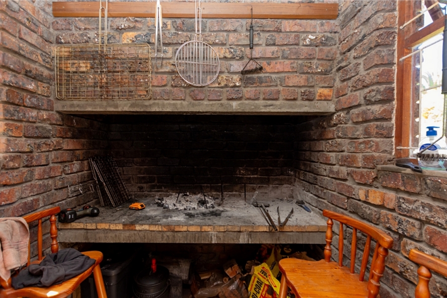 4 Bedroom Property for Sale in Middedorp Western Cape